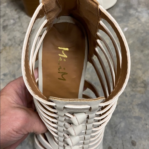 Mi.iM Strappy open toe block heel Bootie Cream 6.5 - Picture 7 of 10